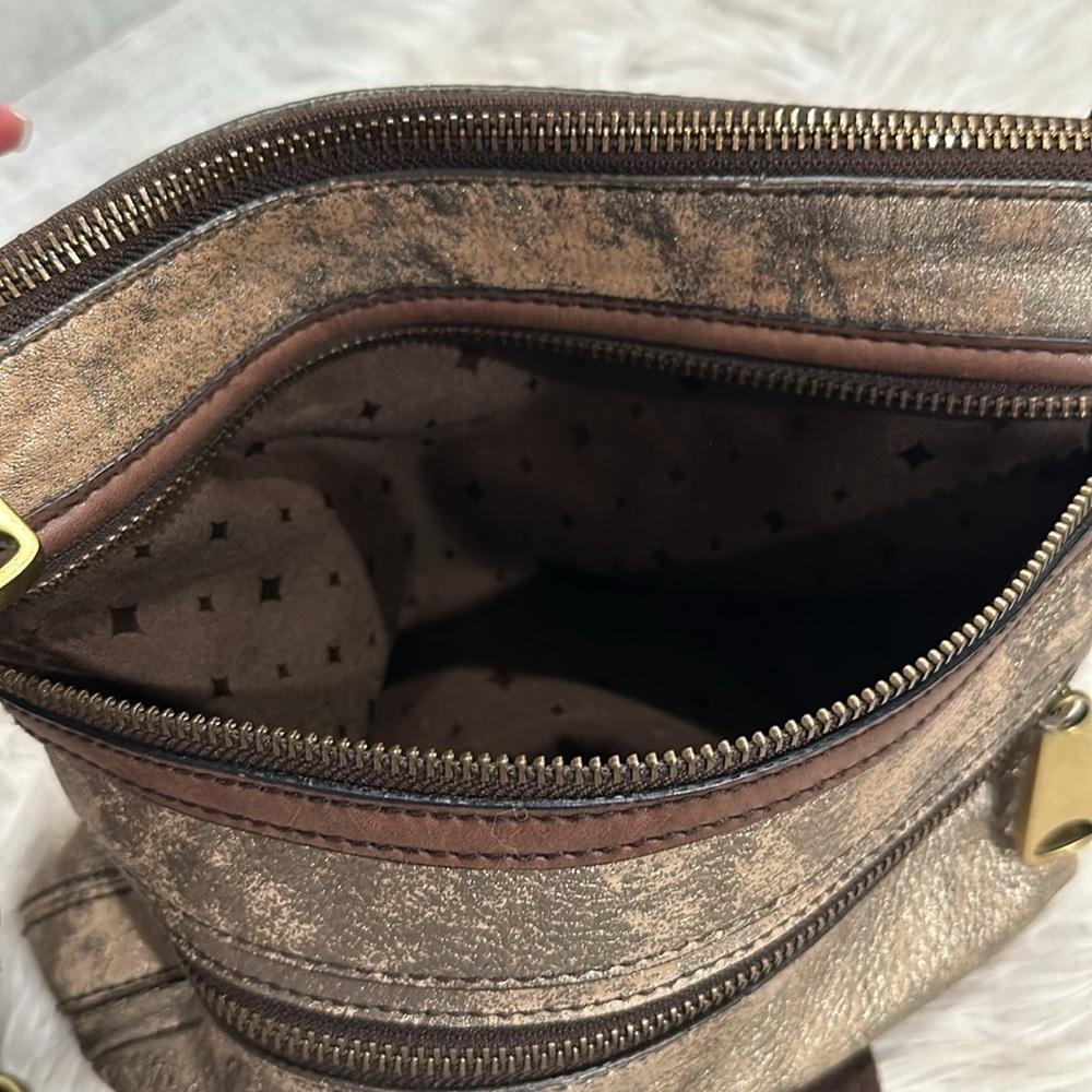 Fossil Explorer Metallic Leather Crossbody Bag - Picture 11 of 13